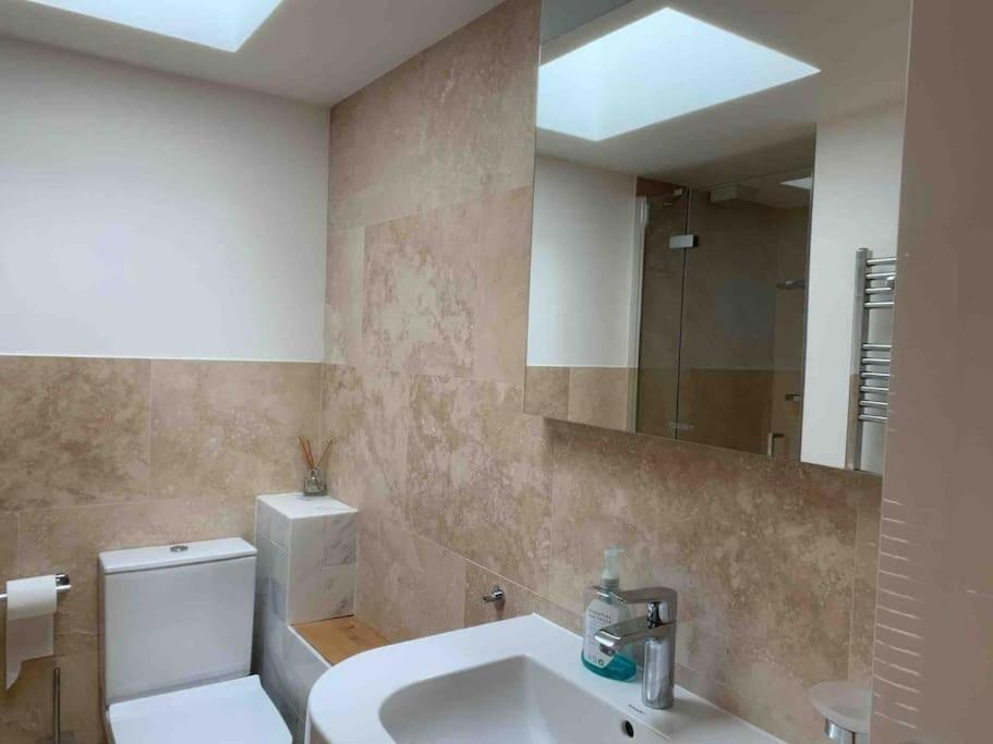 Luxury 3-Bedroom Townhouse In Hackney Londres Exterior foto